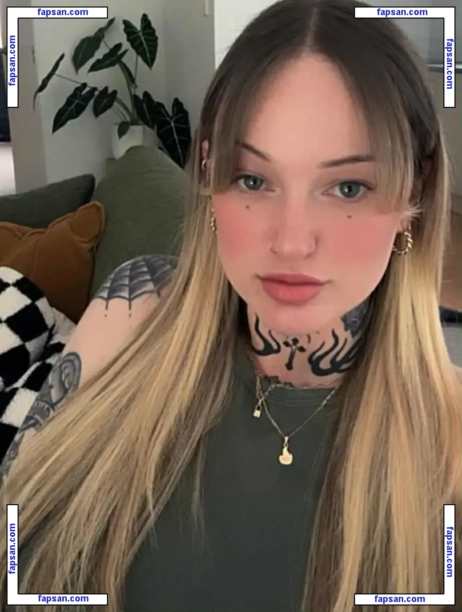 Goth Queen голая фото #0013 с Онлифанс