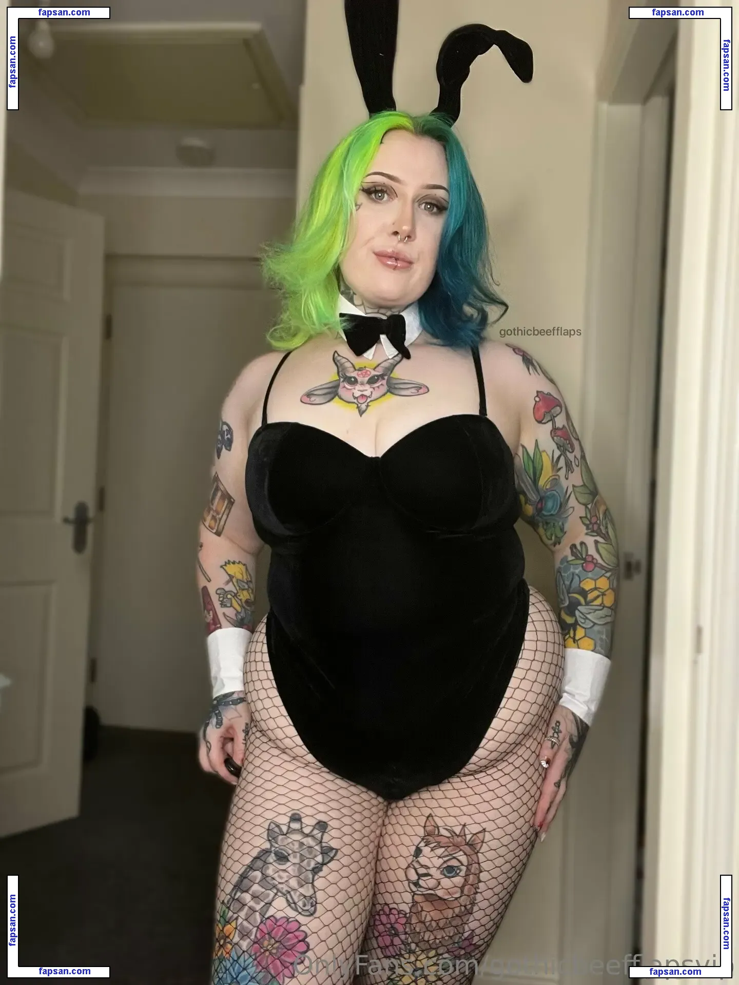 gothicbeefflapsvip nude photo #0009 from OnlyFans