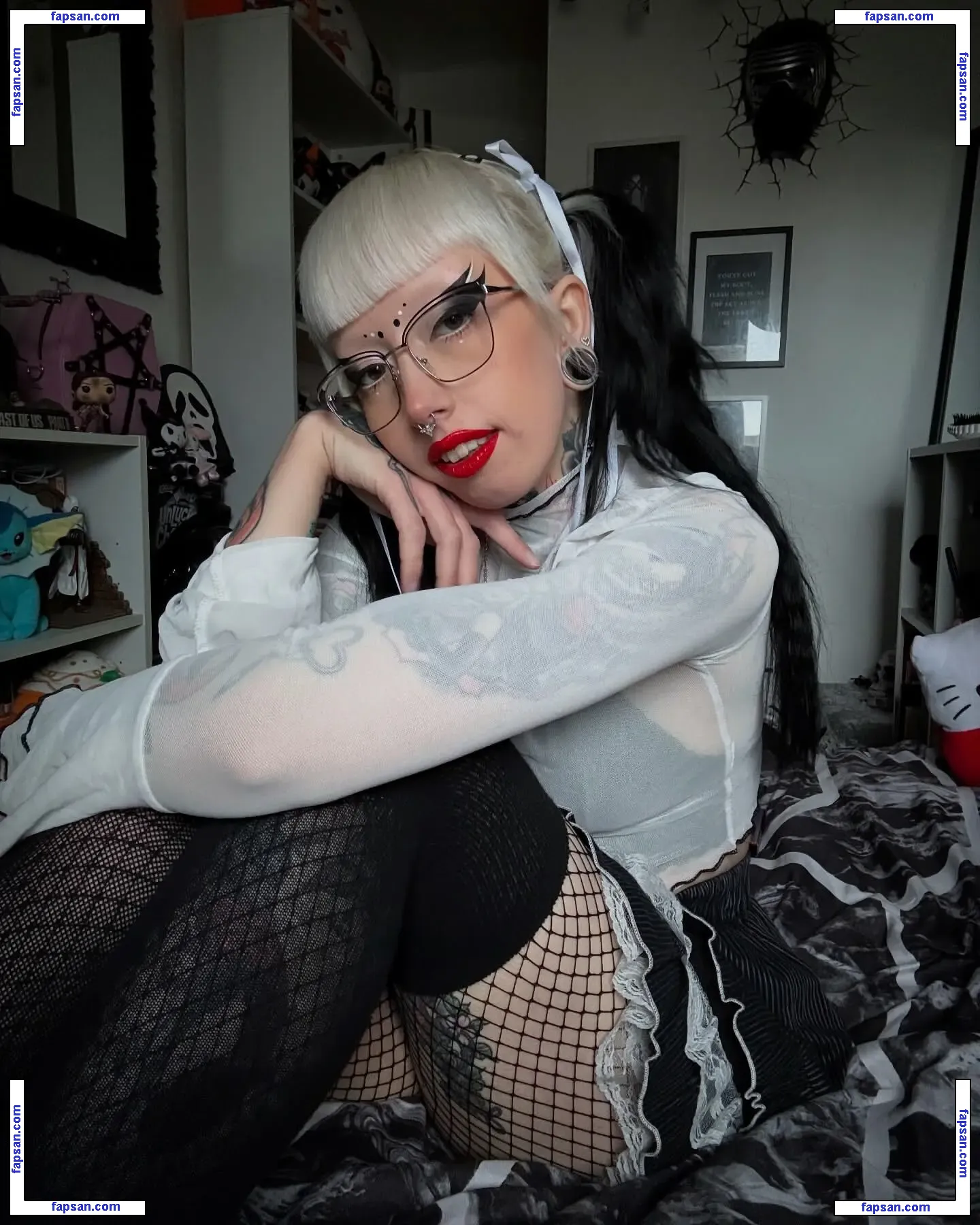 gothitelle_x голая фото #0001 с Онлифанс