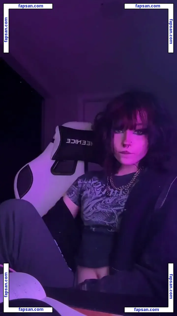 gothpimpbitcxh nude photo #0001 from OnlyFans