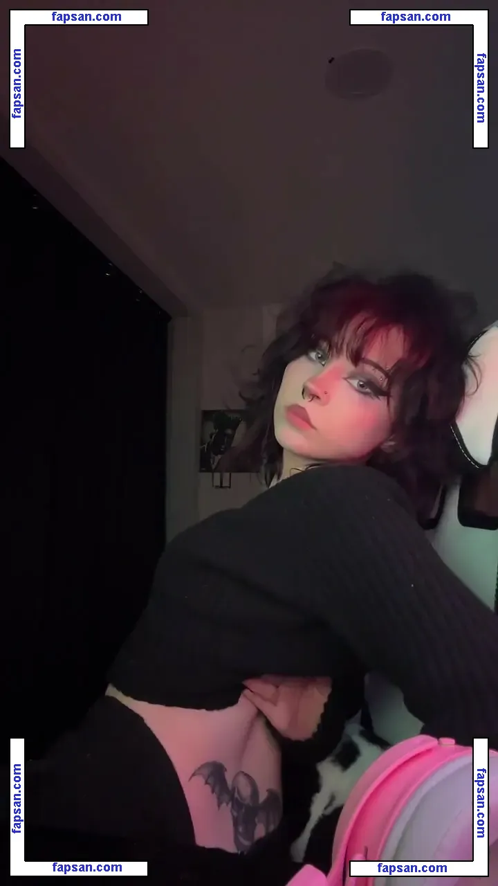 gothpimpbitcxh nude photo #0006 from OnlyFans