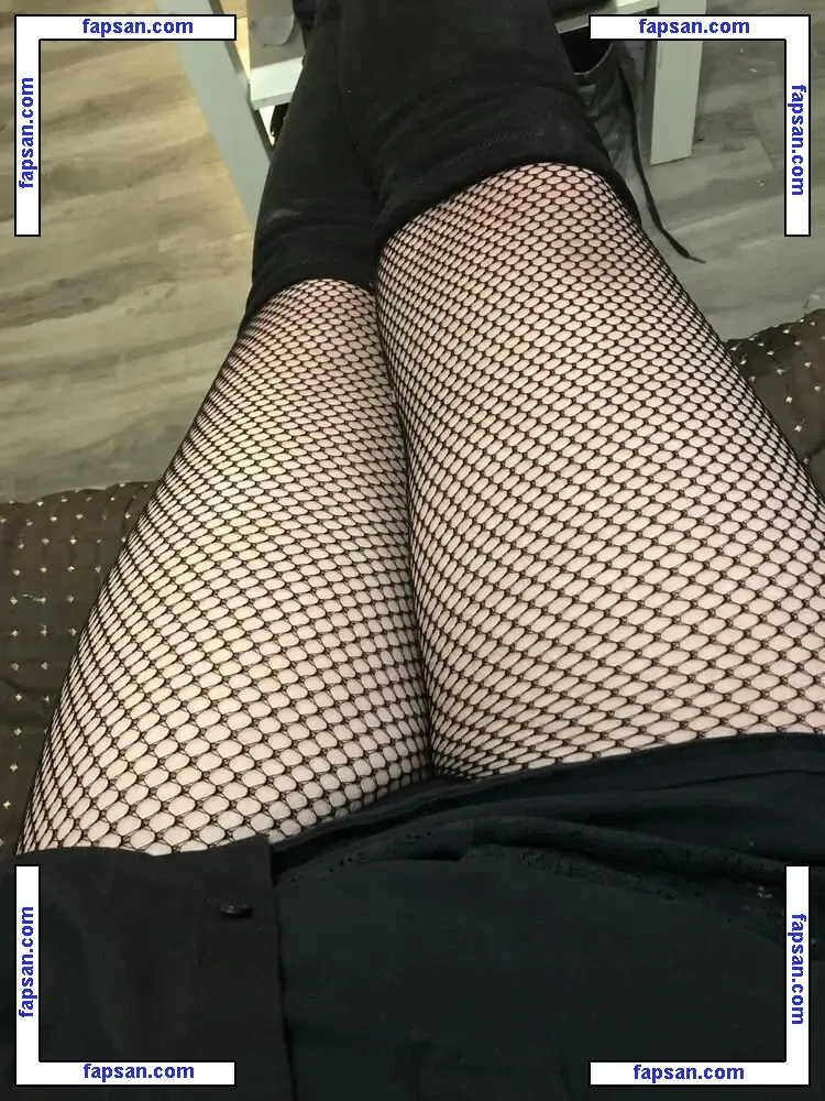 Gothprincess nude photo #0002 from OnlyFans