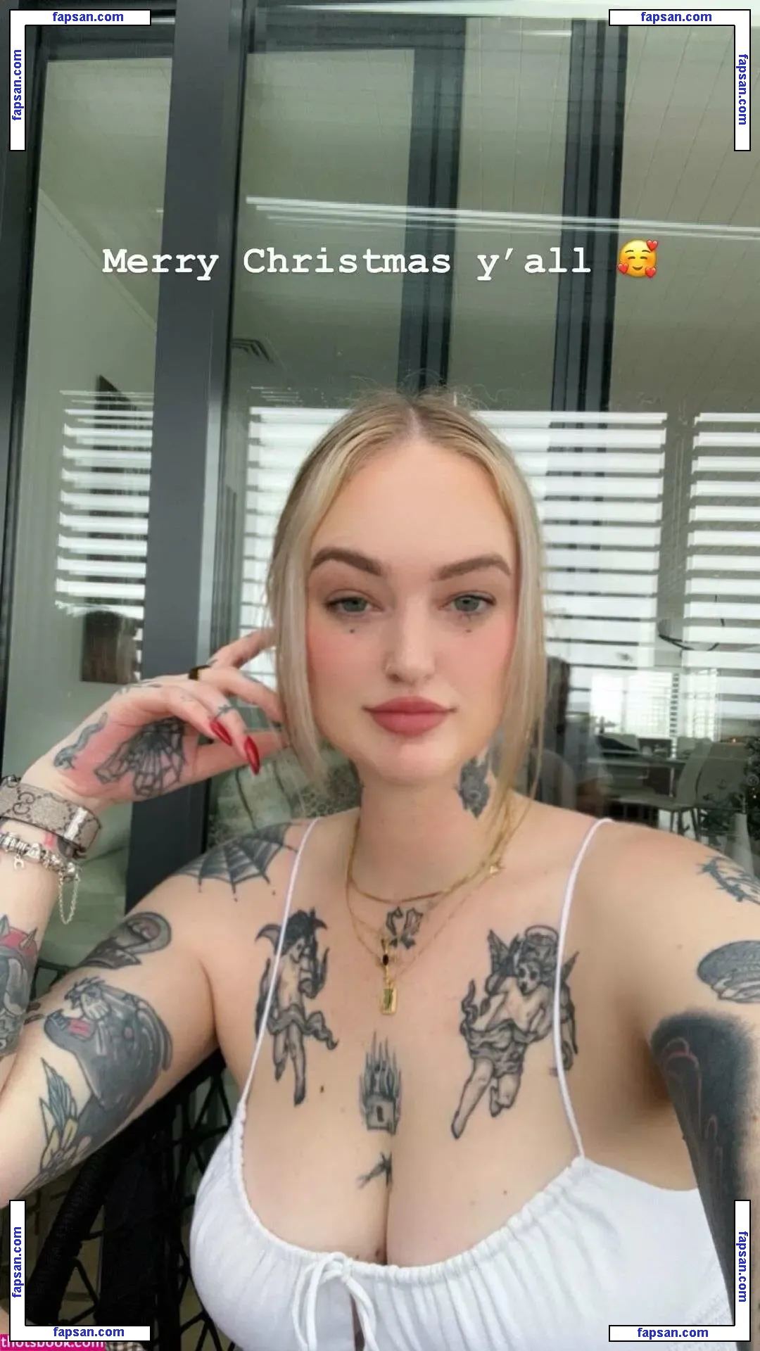 GothQueen nude photo #0003 from OnlyFans