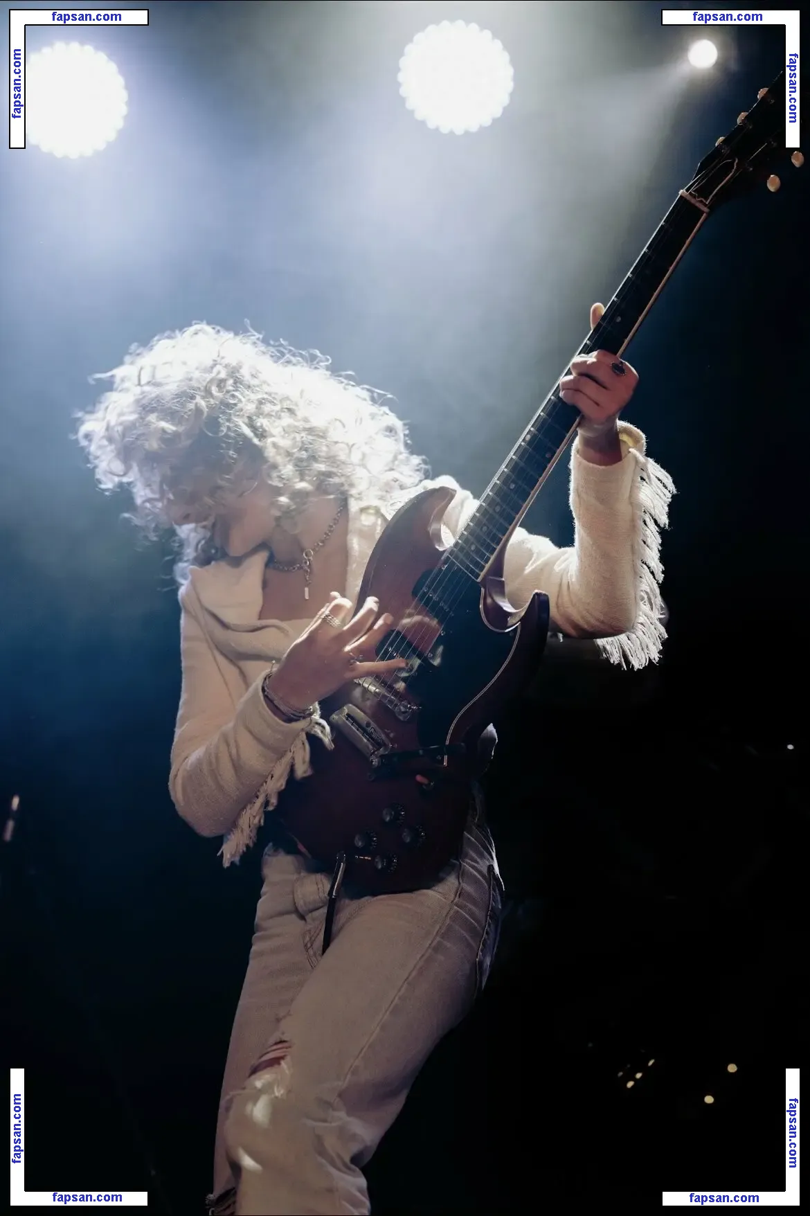 Grace Bowers голая фото #0014 с Онлифанс