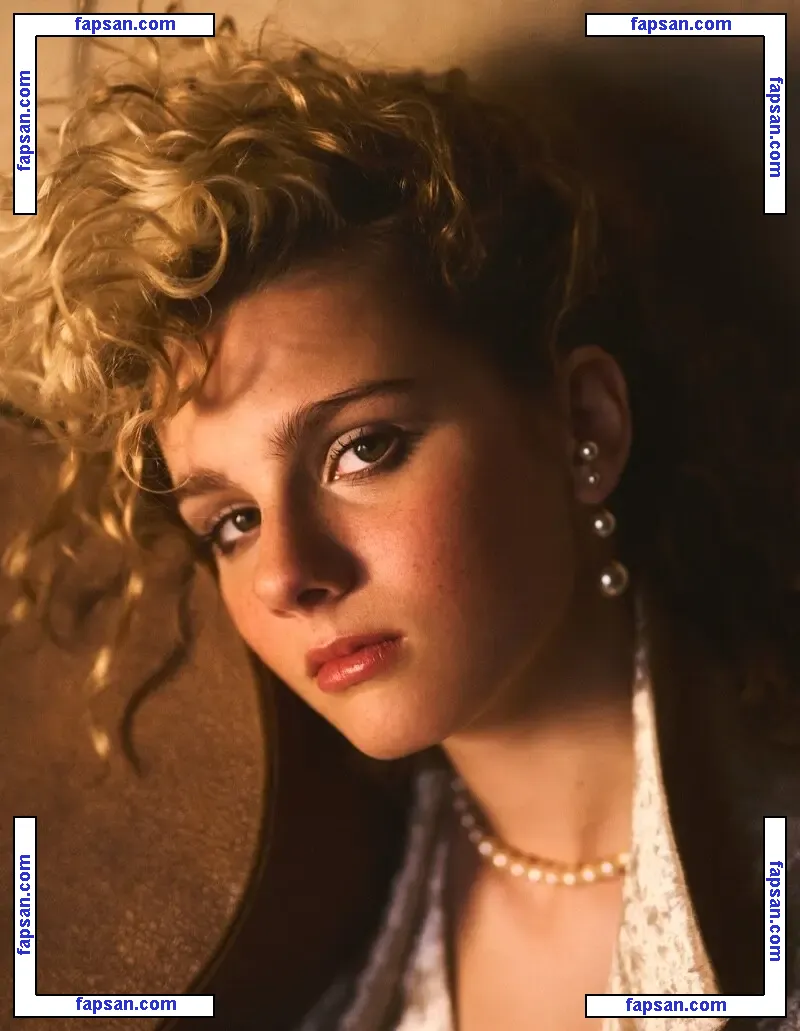 Grace Bowers голая фото #0022 с Онлифанс