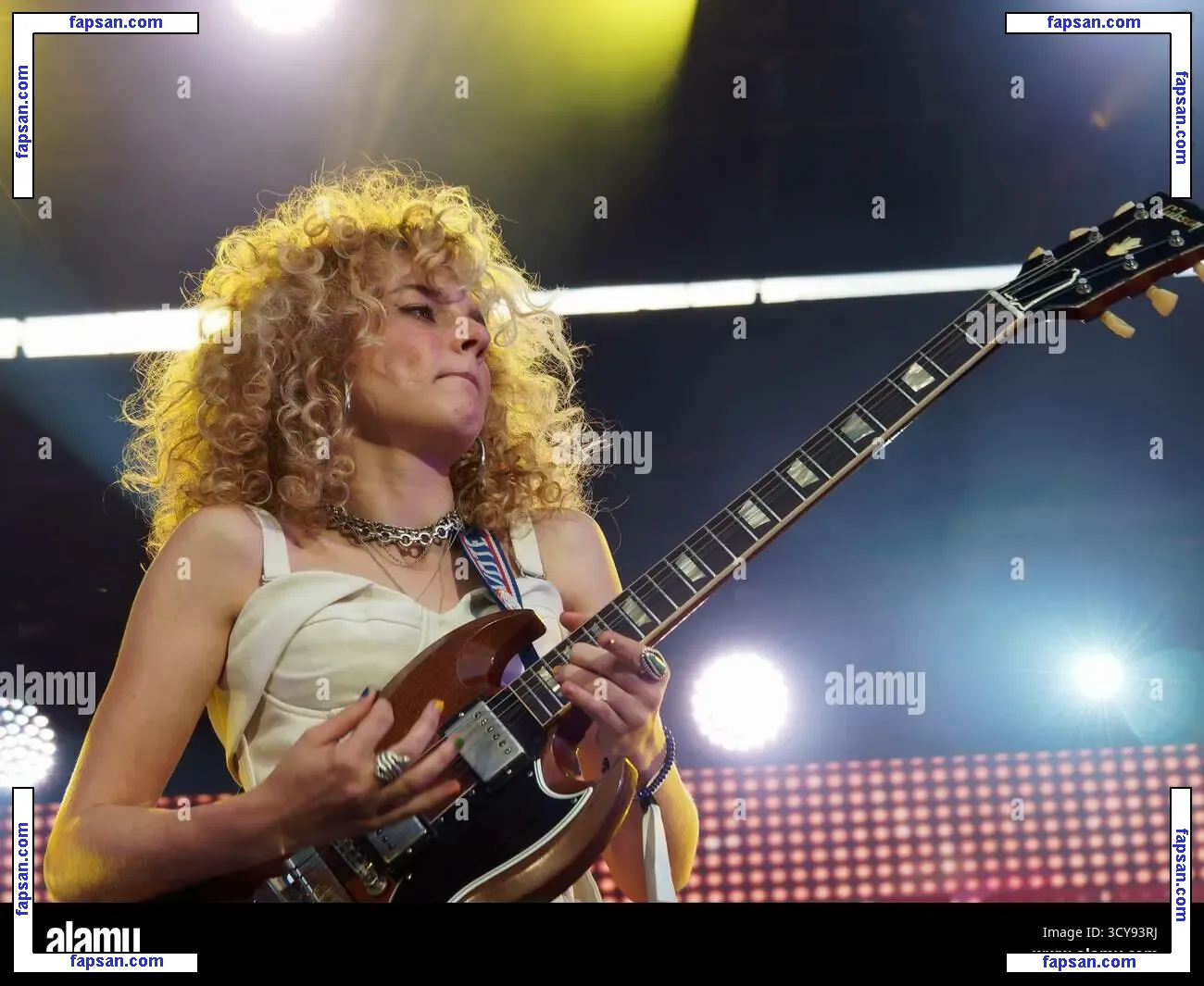 Grace Bowers голая фото #0023 с Онлифанс