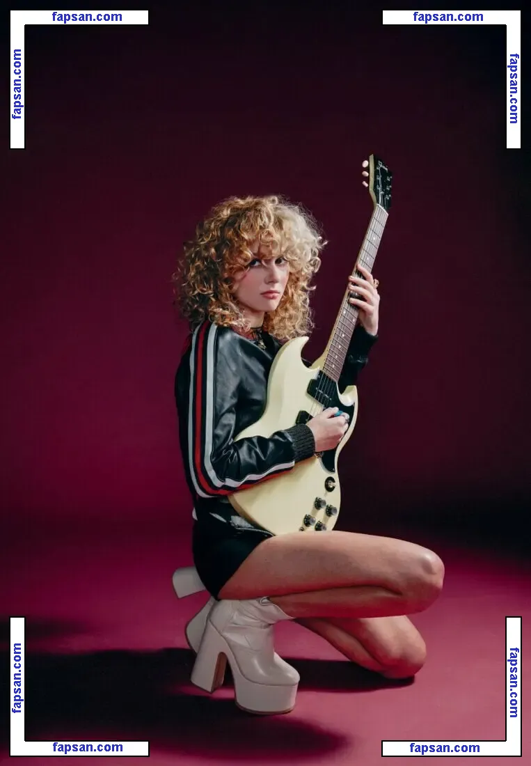 Grace Bowers голая фото #0033 с Онлифанс