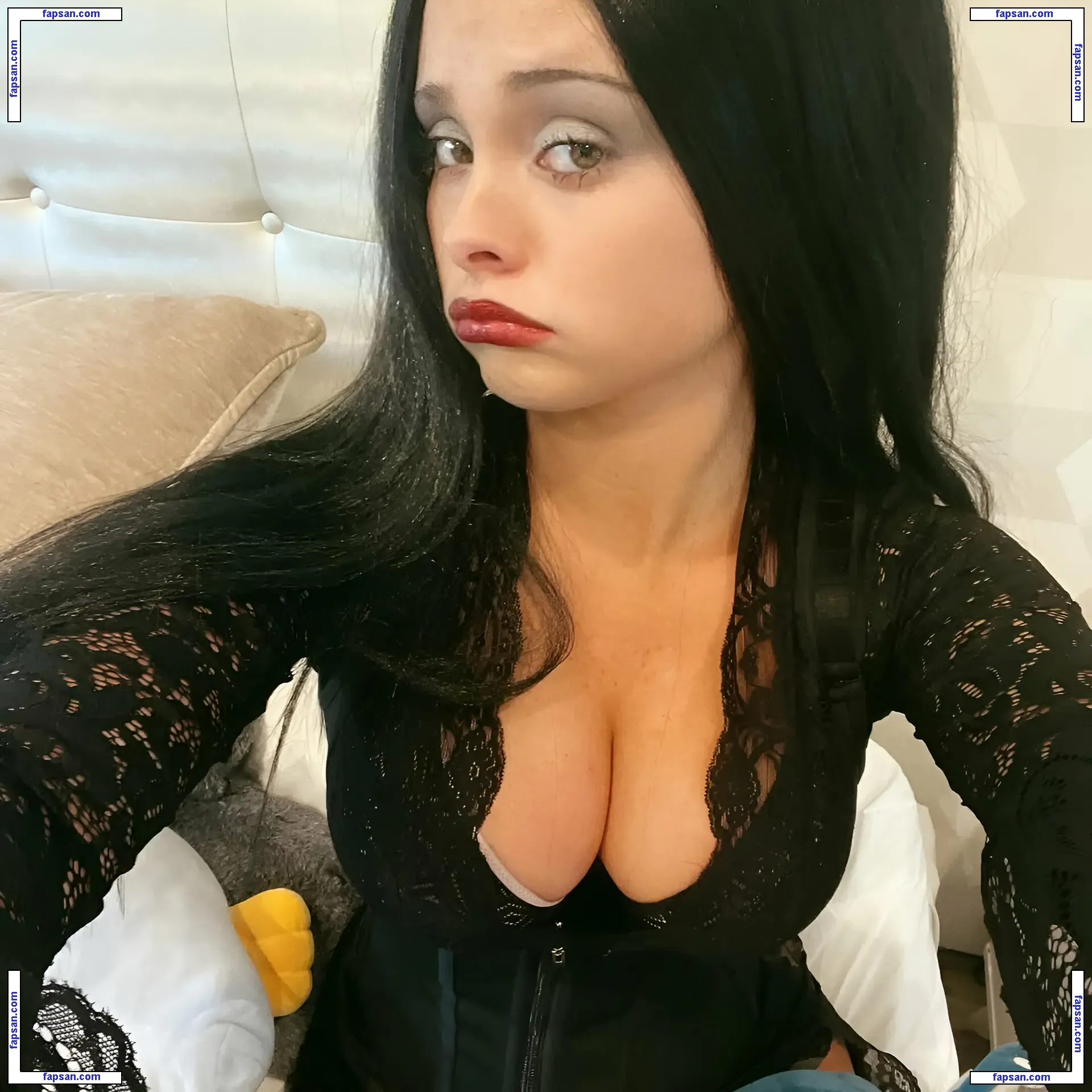 Grace C0ff3y голая фото #0013 с Онлифанс