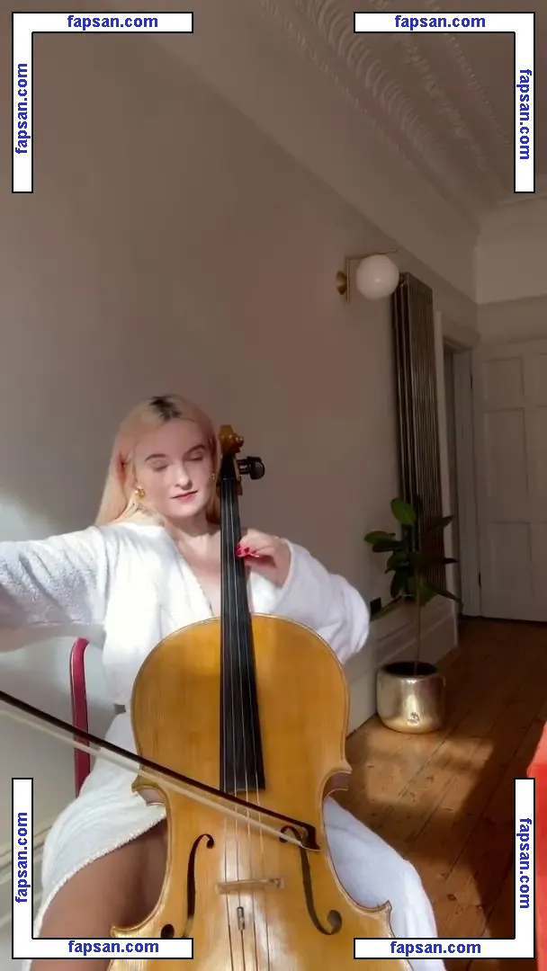 Grace Chatto nude photo #0001 from OnlyFans