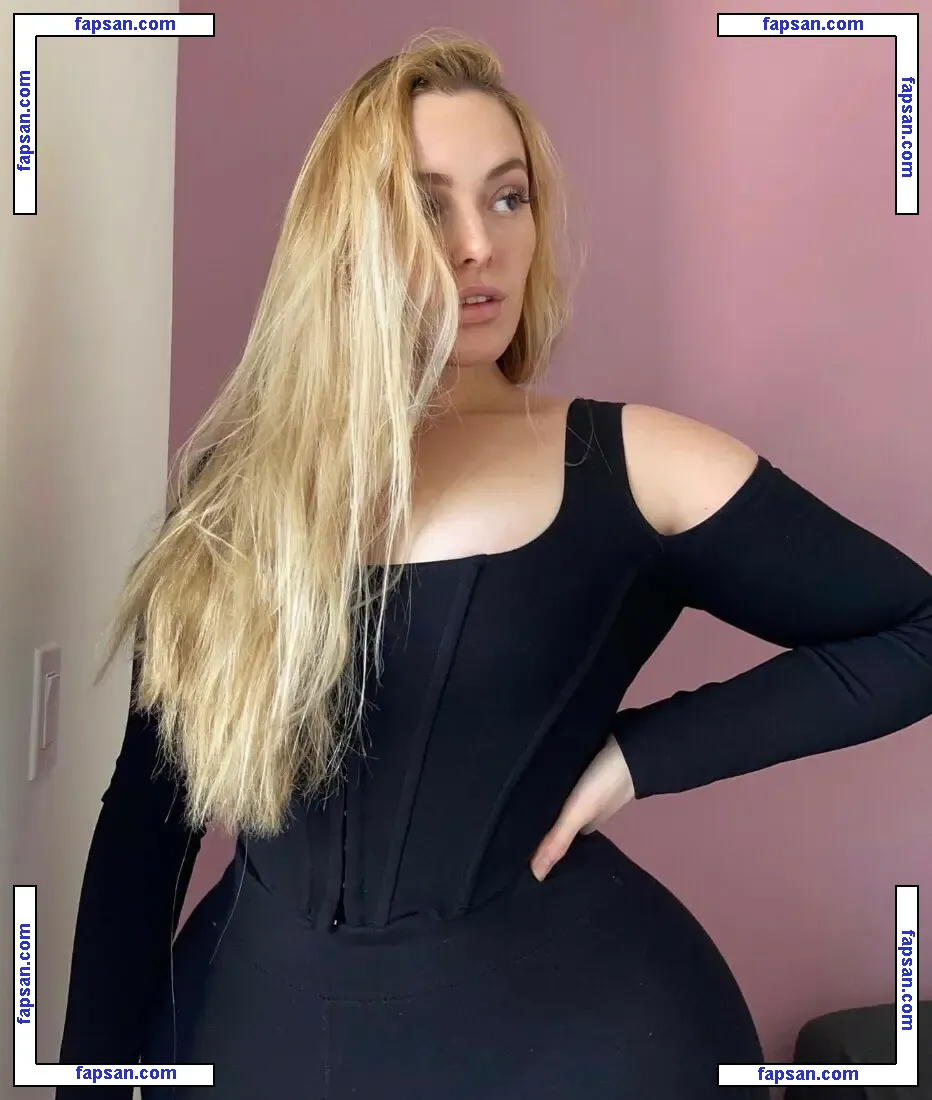 Grace Kinstler nude photo #0004 from OnlyFans