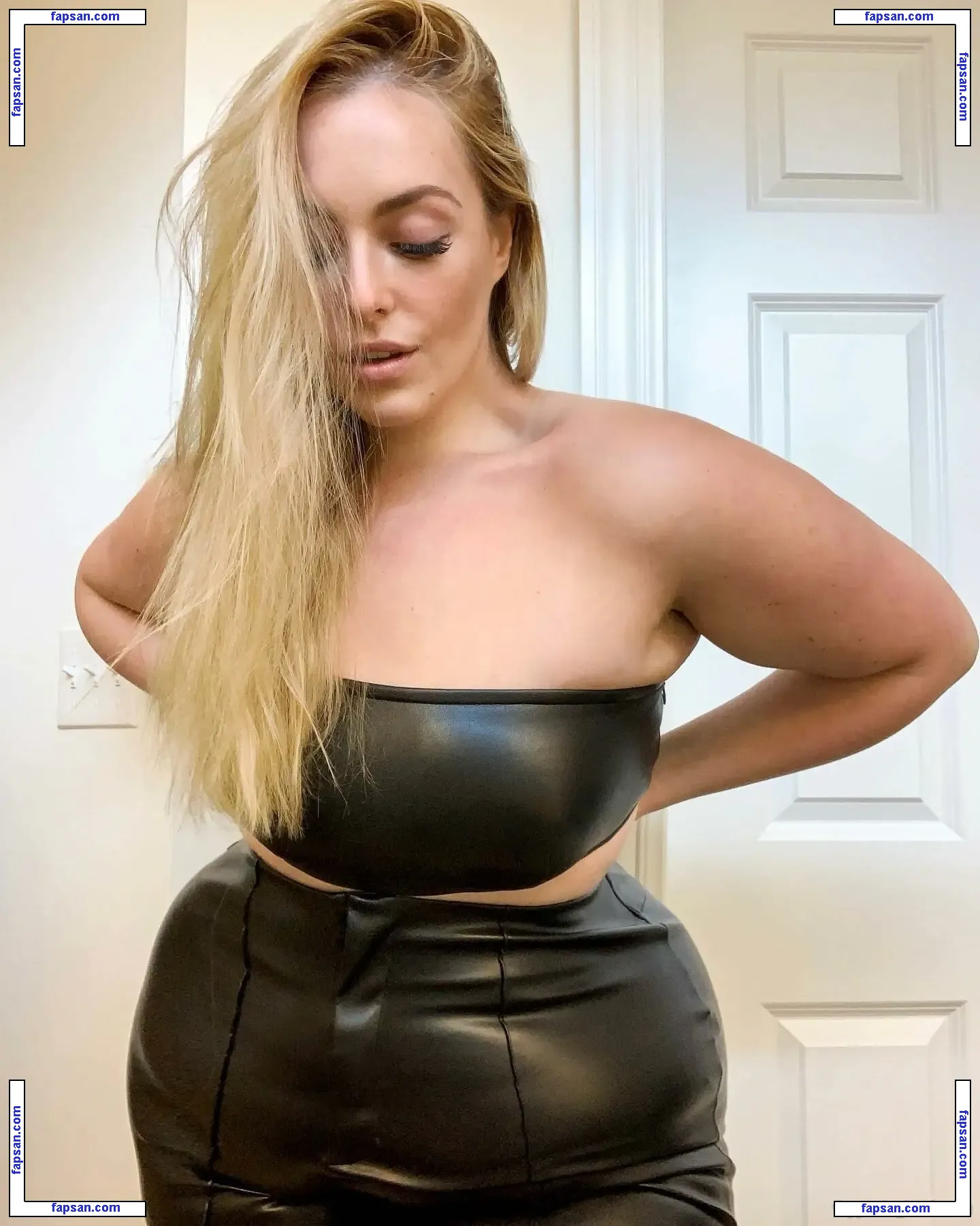 Grace Kinstler nude photo #0008 from OnlyFans
