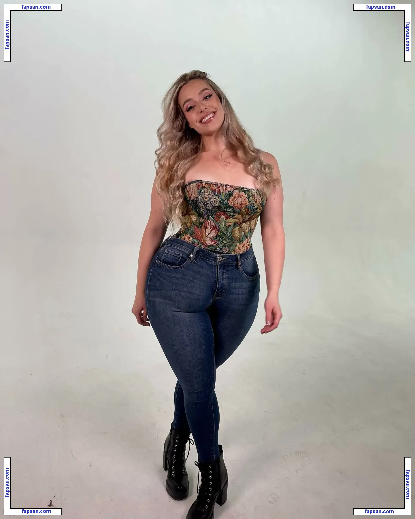 Grace Kinstler nude photo #0009 from OnlyFans