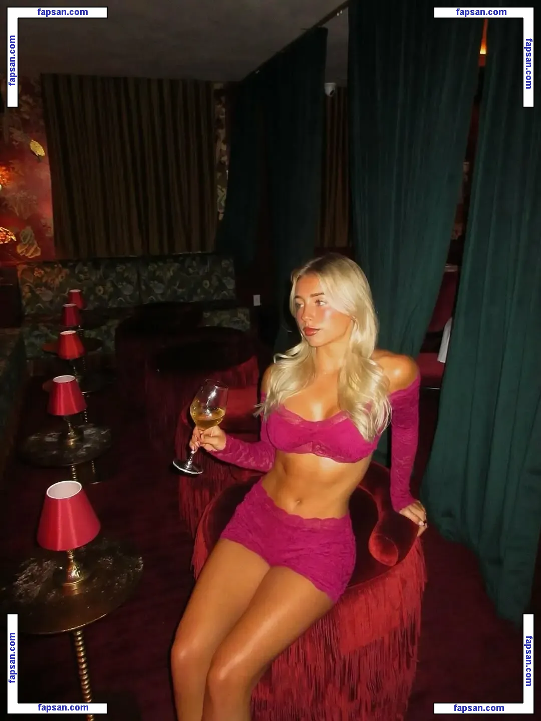 Grace Quigley голая фото #0018 с Онлифанс