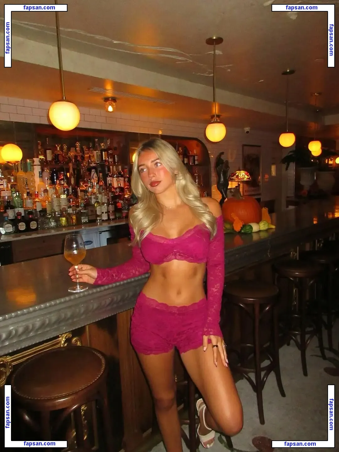 Grace Quigley голая фото #0021 с Онлифанс