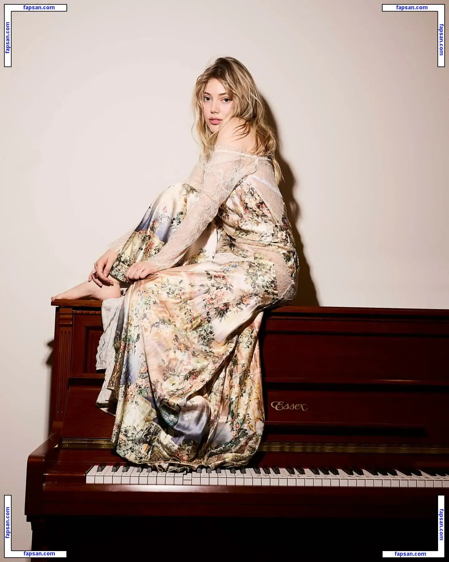 Grace Van Dien голая фото #0092 с Онлифанс