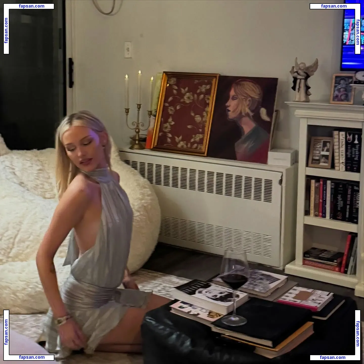 Grace VanderWaal nude photo #0023 from OnlyFans