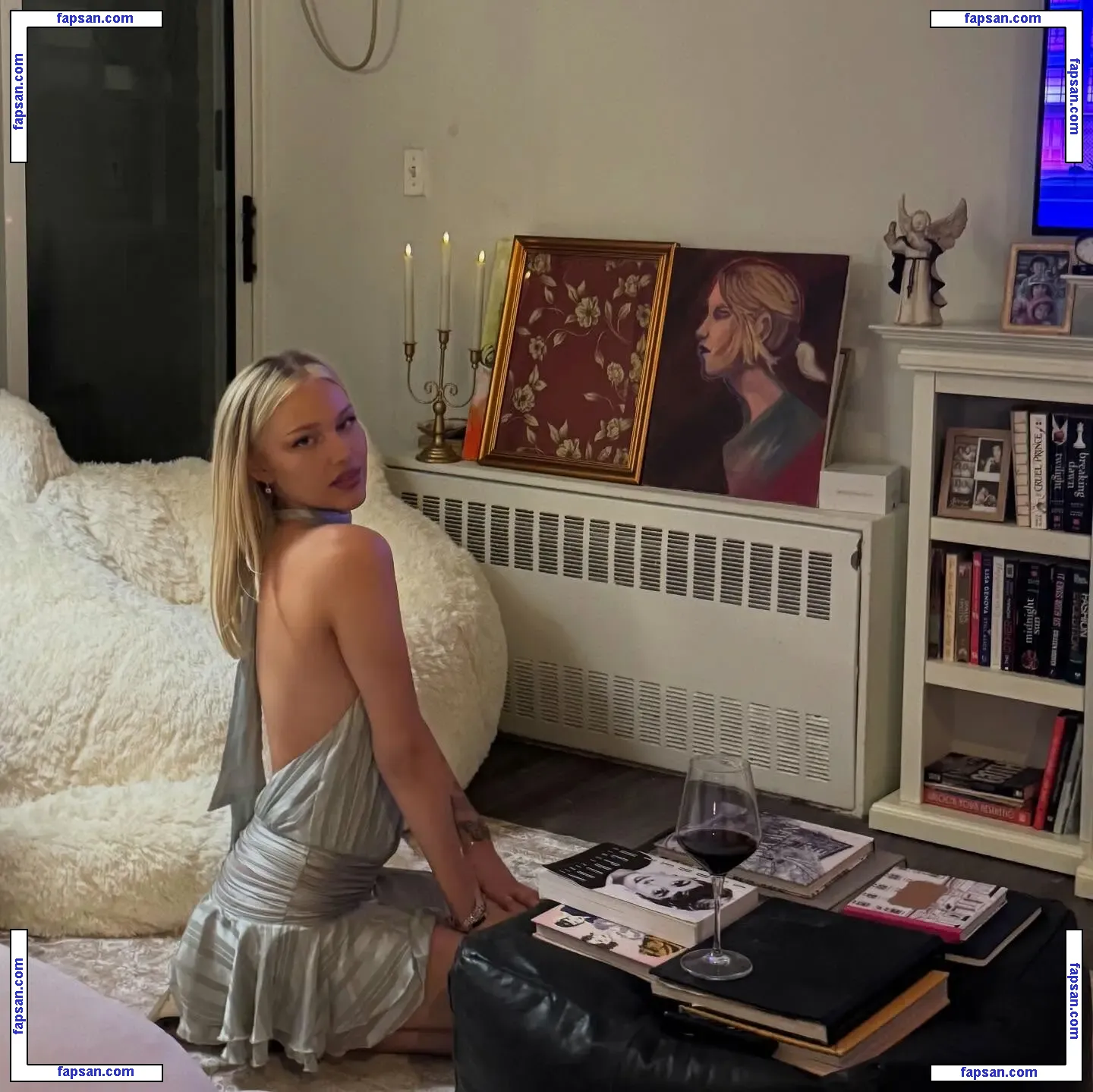 Grace VanderWaal nude photo #0024 from OnlyFans