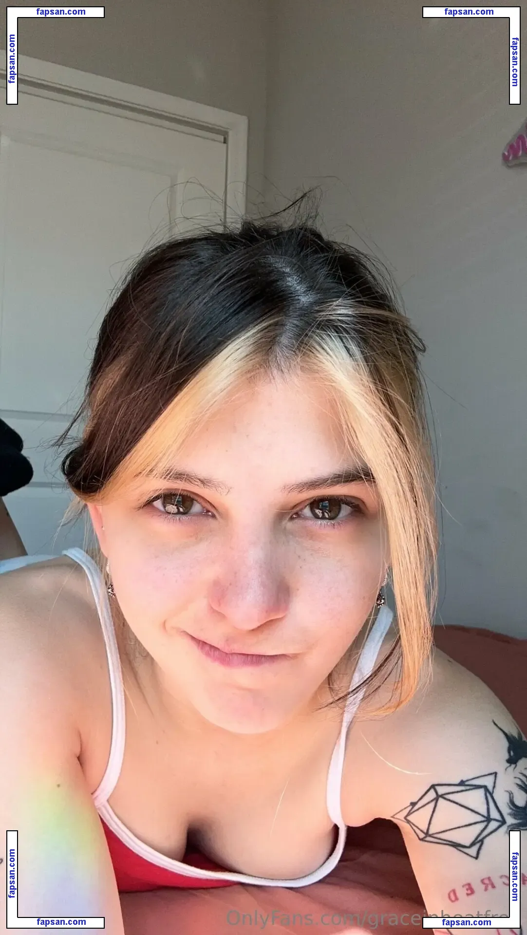 graceinheatfree nude photo #0003 from OnlyFans
