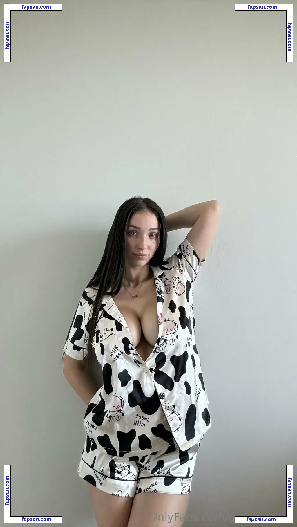 Gracesmalls nude photo #0008 from OnlyFans