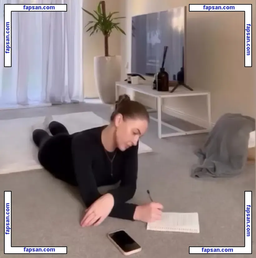 Gracie Lewis nude photo #0005 from OnlyFans