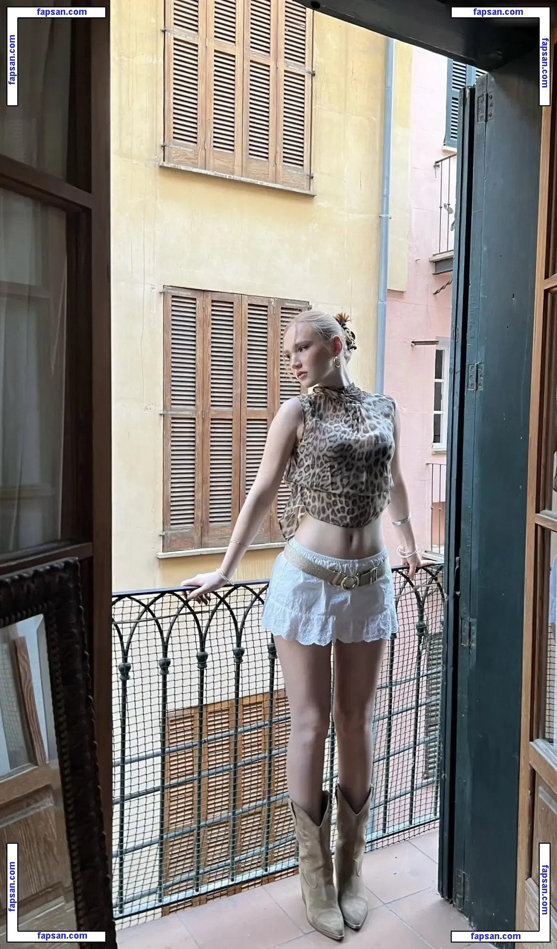 Greta Charlotte nude photo #0007 from OnlyFans