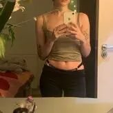 Greta Isaac голая #0011