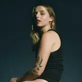Greta Isaac голая #0017