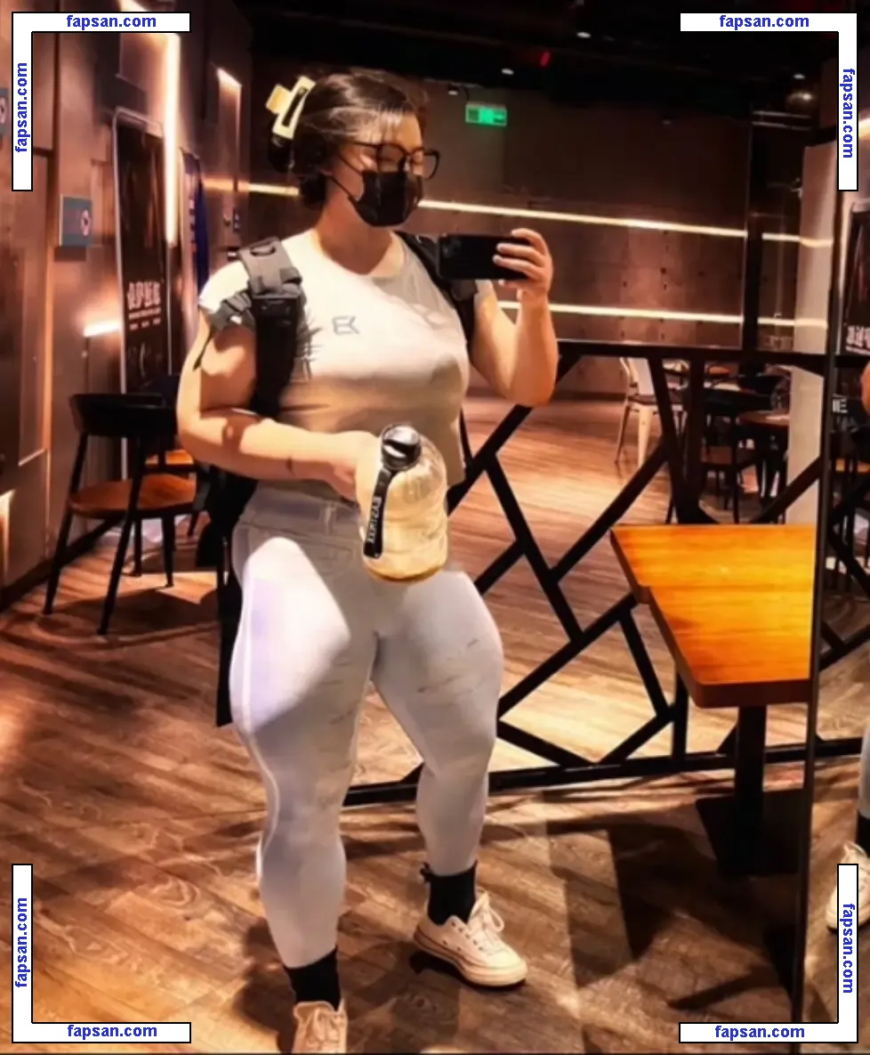 Guohui nude photo #0102 from OnlyFans