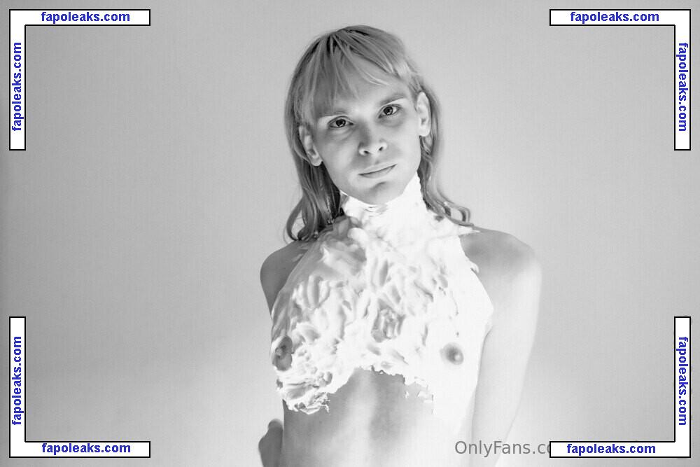 gwenphoenix / prladyritter nude photo #0002 from OnlyFans