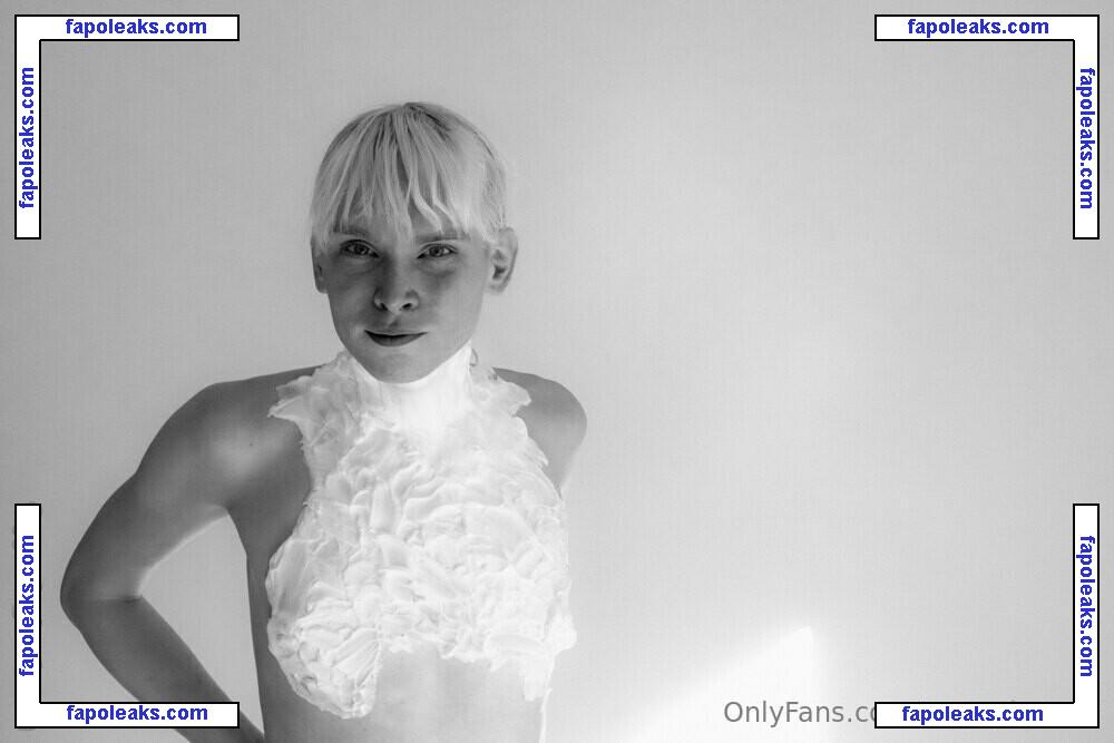 gwenphoenix / prladyritter nude photo #0007 from OnlyFans
