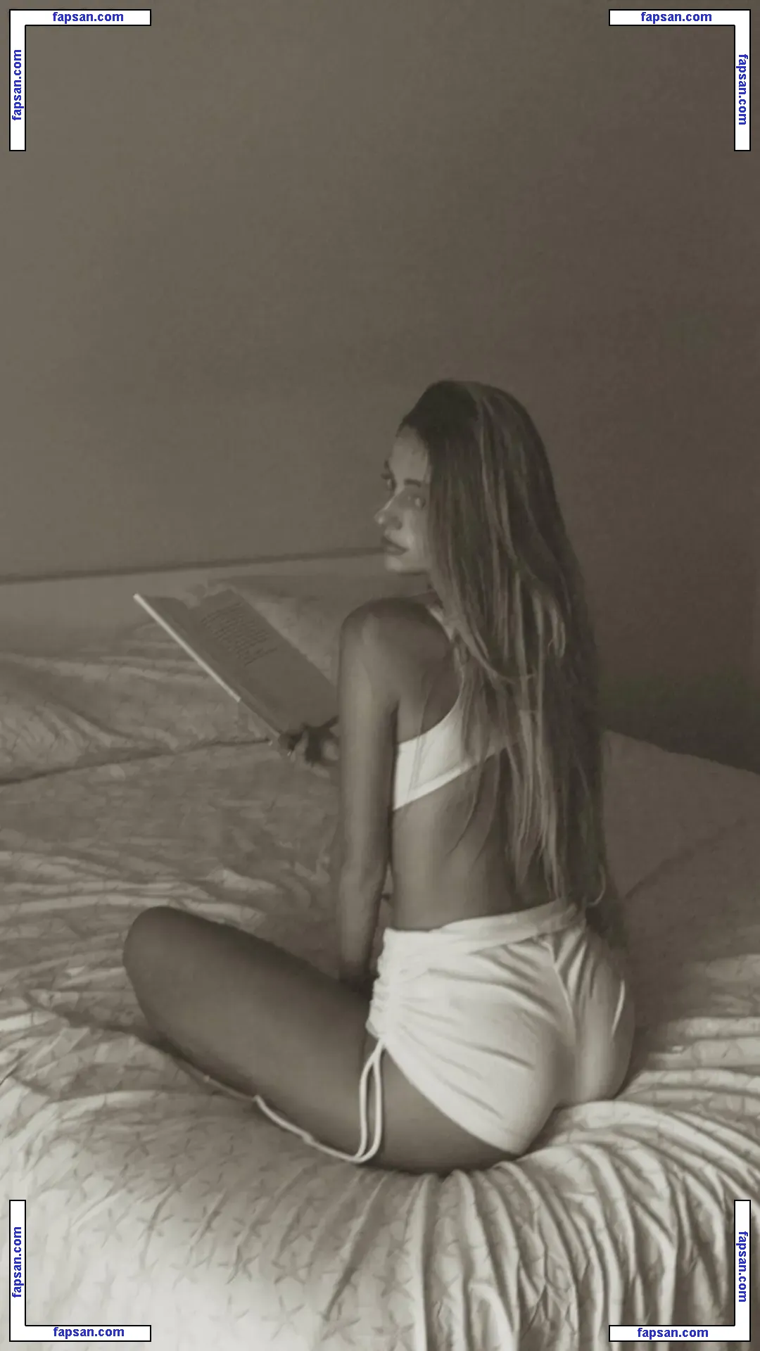hadelinemope nude photo #0475 from OnlyFans