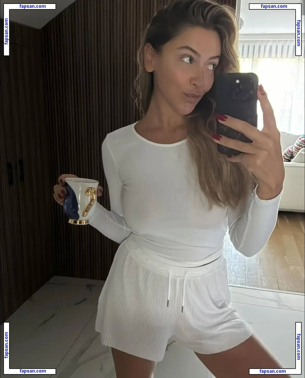 Hadise nude photo #0021 from OnlyFans
