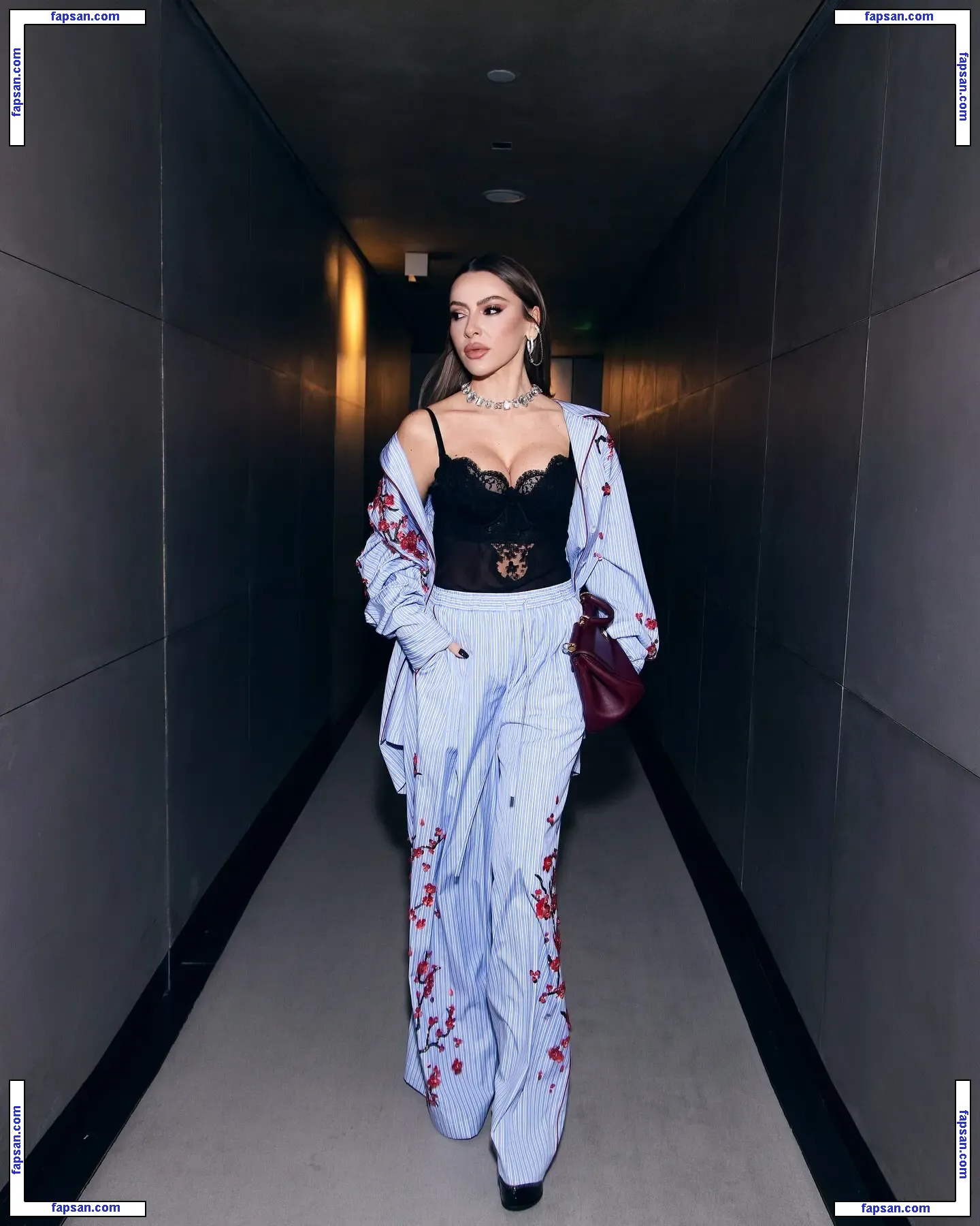 Hadise голая фото #0084 с Онлифанс