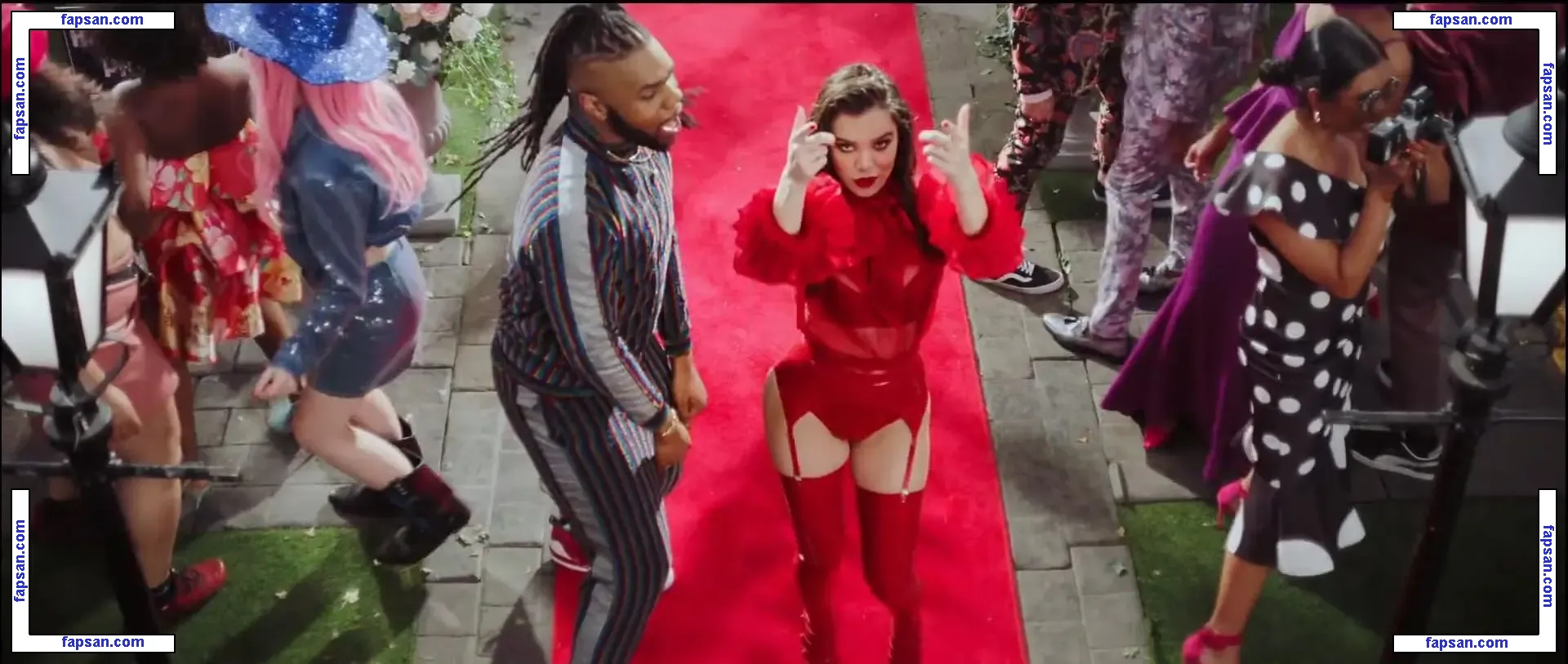 Hailee Steinfeld nude photo #0245 from OnlyFans