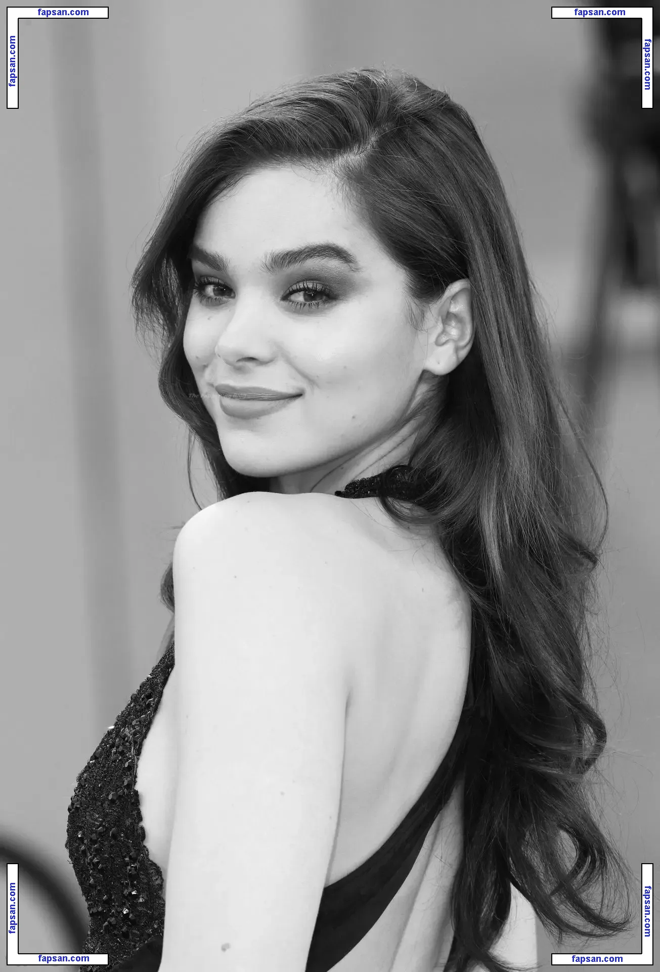 Hailee Steinfeld nude photo #0316 from OnlyFans