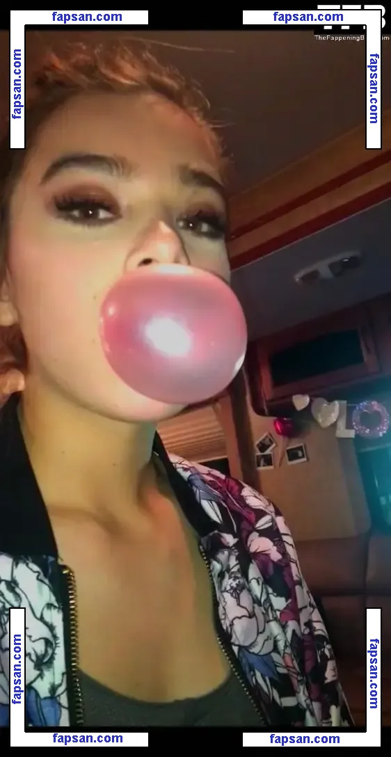 Hailee Steinfeld nude photo #0603 from OnlyFans