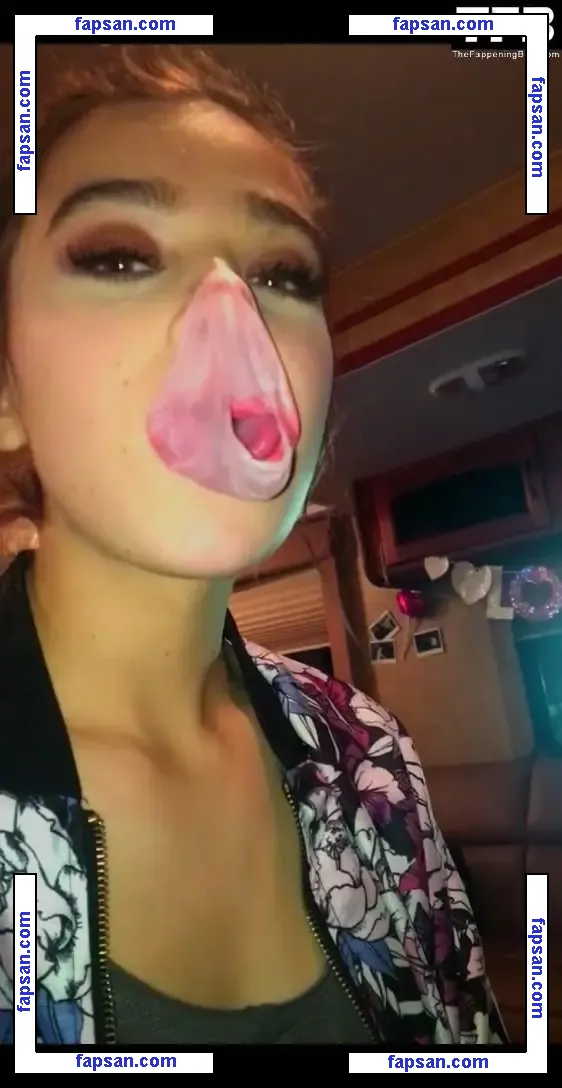 Hailee Steinfeld nude photo #0604 from OnlyFans