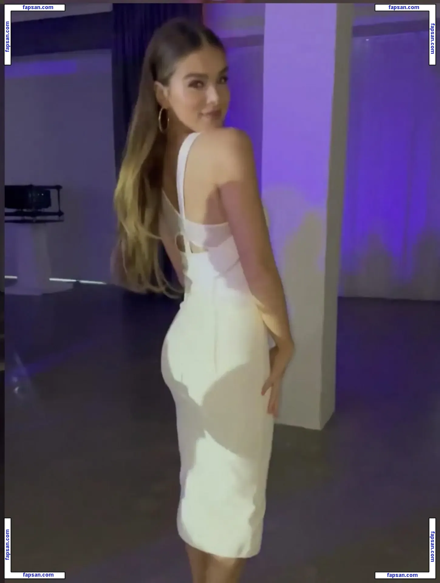 Hailee Steinfeld nude photo #0656 from OnlyFans