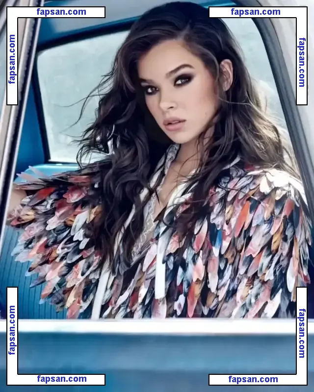 Hailee Steinfeld nude photo #0658 from OnlyFans