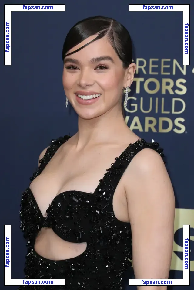 Hailee Steinfeld nude photo #0665 from OnlyFans