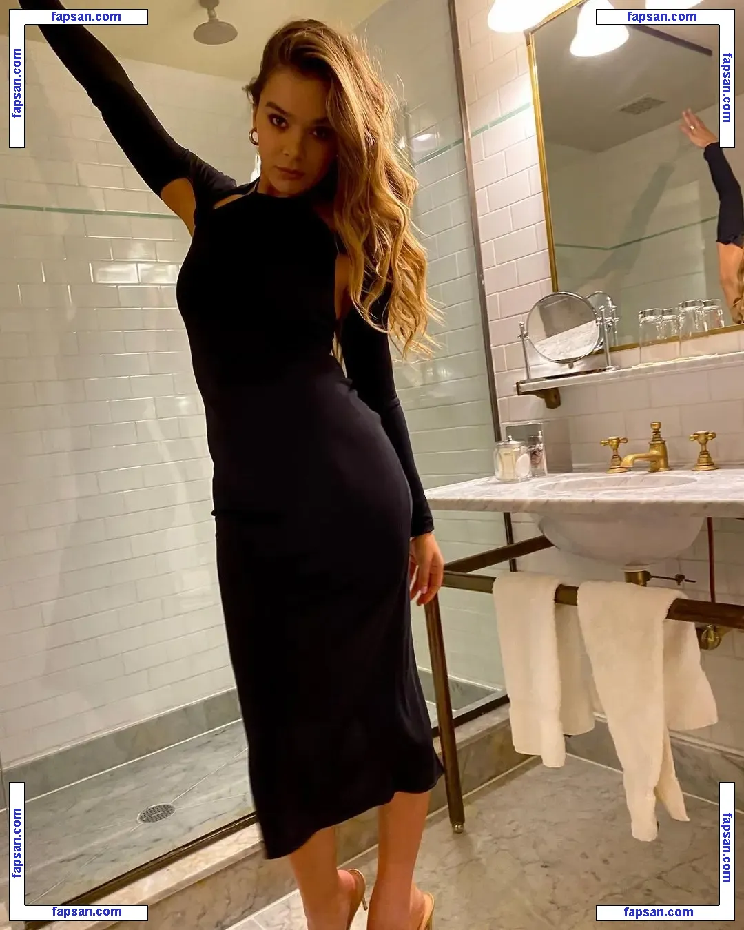 Hailee Steinfeld nude photo #0674 from OnlyFans