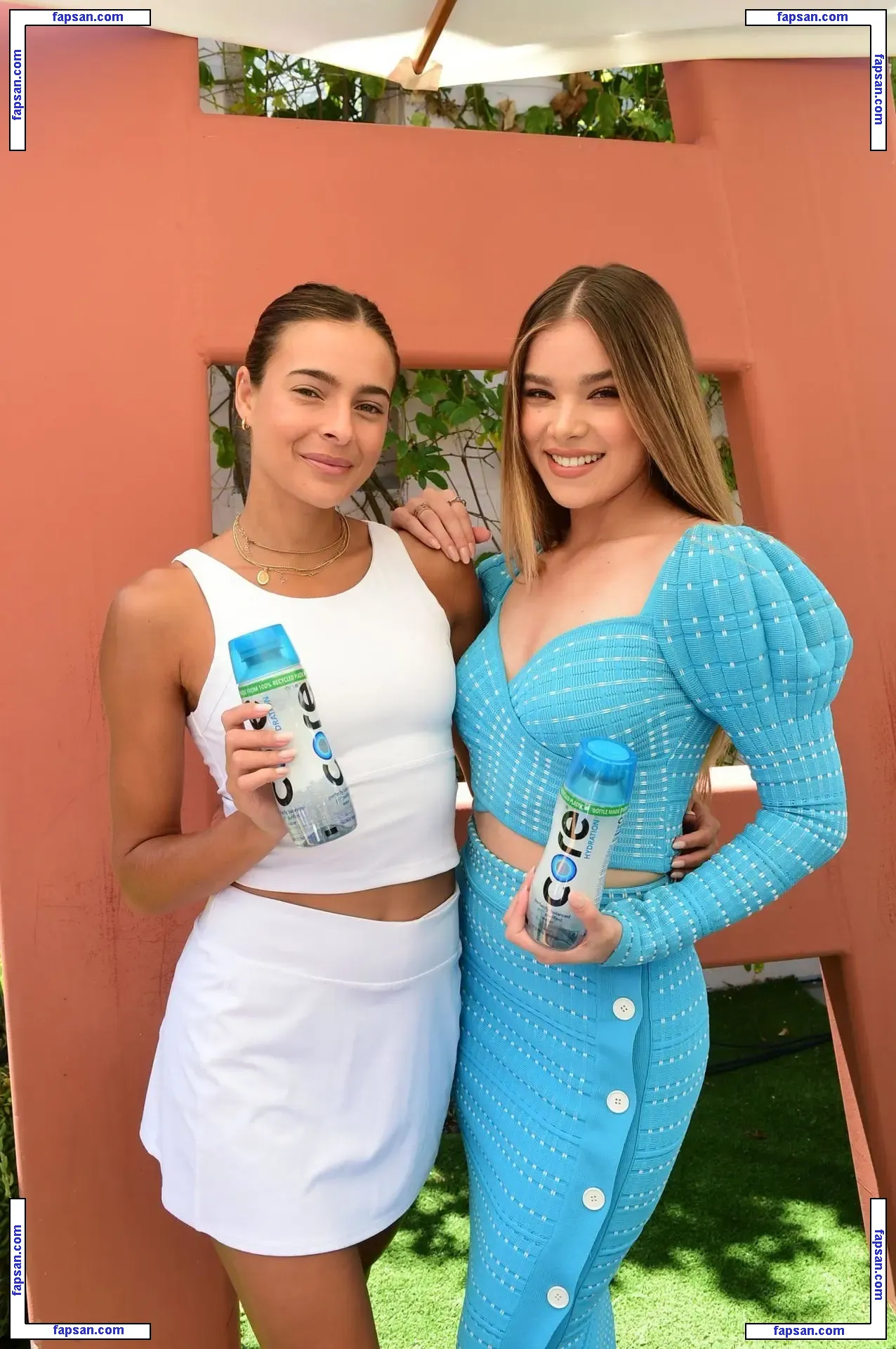 Hailee Steinfeld nude photo #0684 from OnlyFans