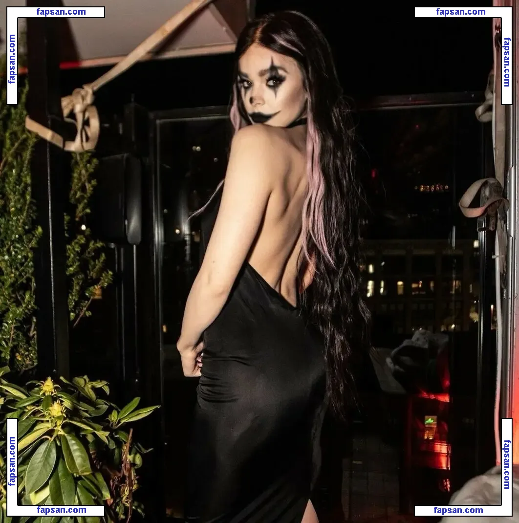 Hailee Steinfeld nude photo #0691 from OnlyFans