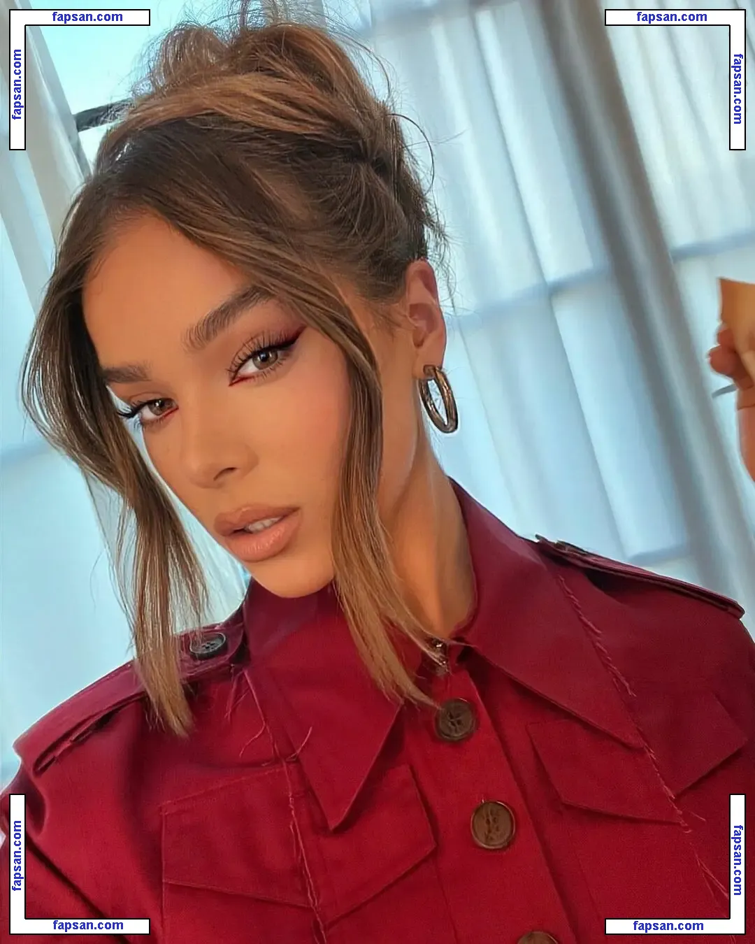 Hailee Steinfeld nude photo #0697 from OnlyFans