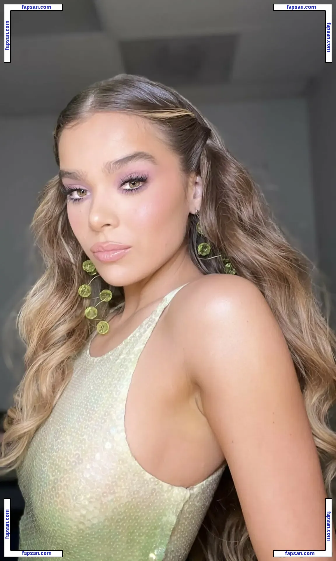 Hailee Steinfeld nude photo #0706 from OnlyFans