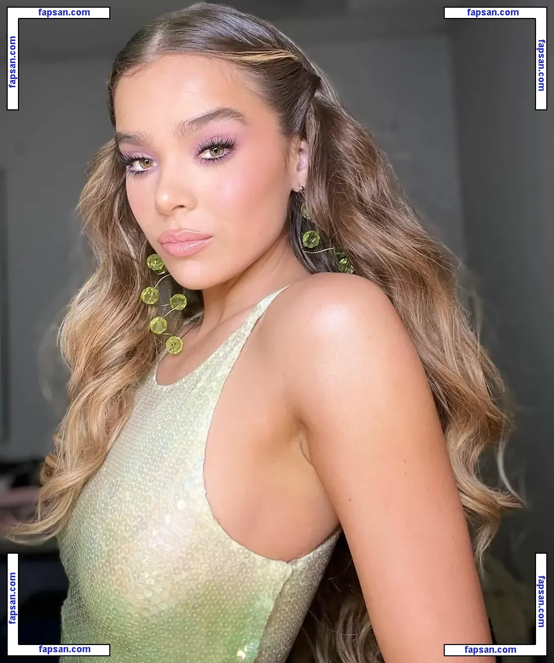 Hailee Steinfeld nude photo #0713 from OnlyFans