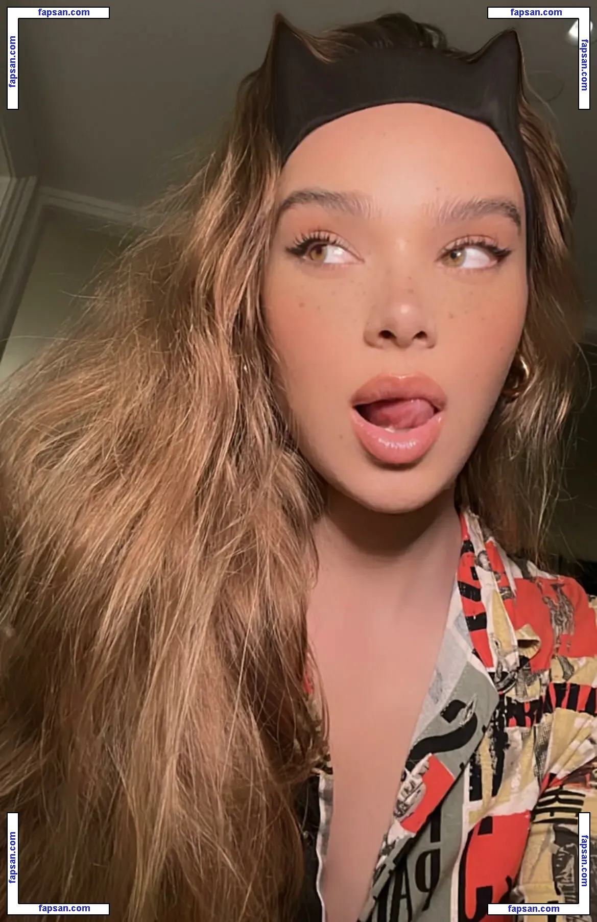 Hailee Steinfeld nude photo #0778 from OnlyFans