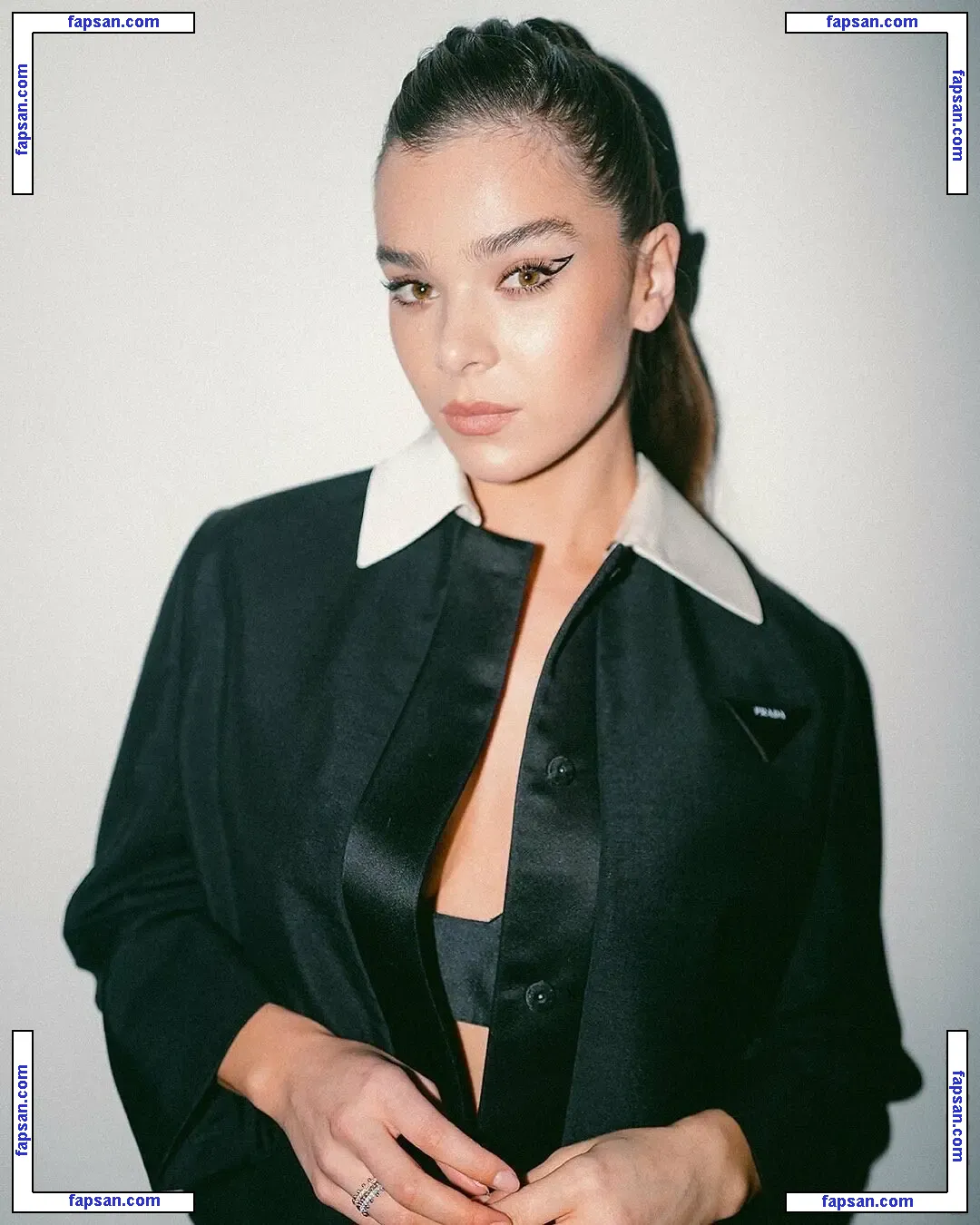 Hailee Steinfeld nude photo #0783 from OnlyFans