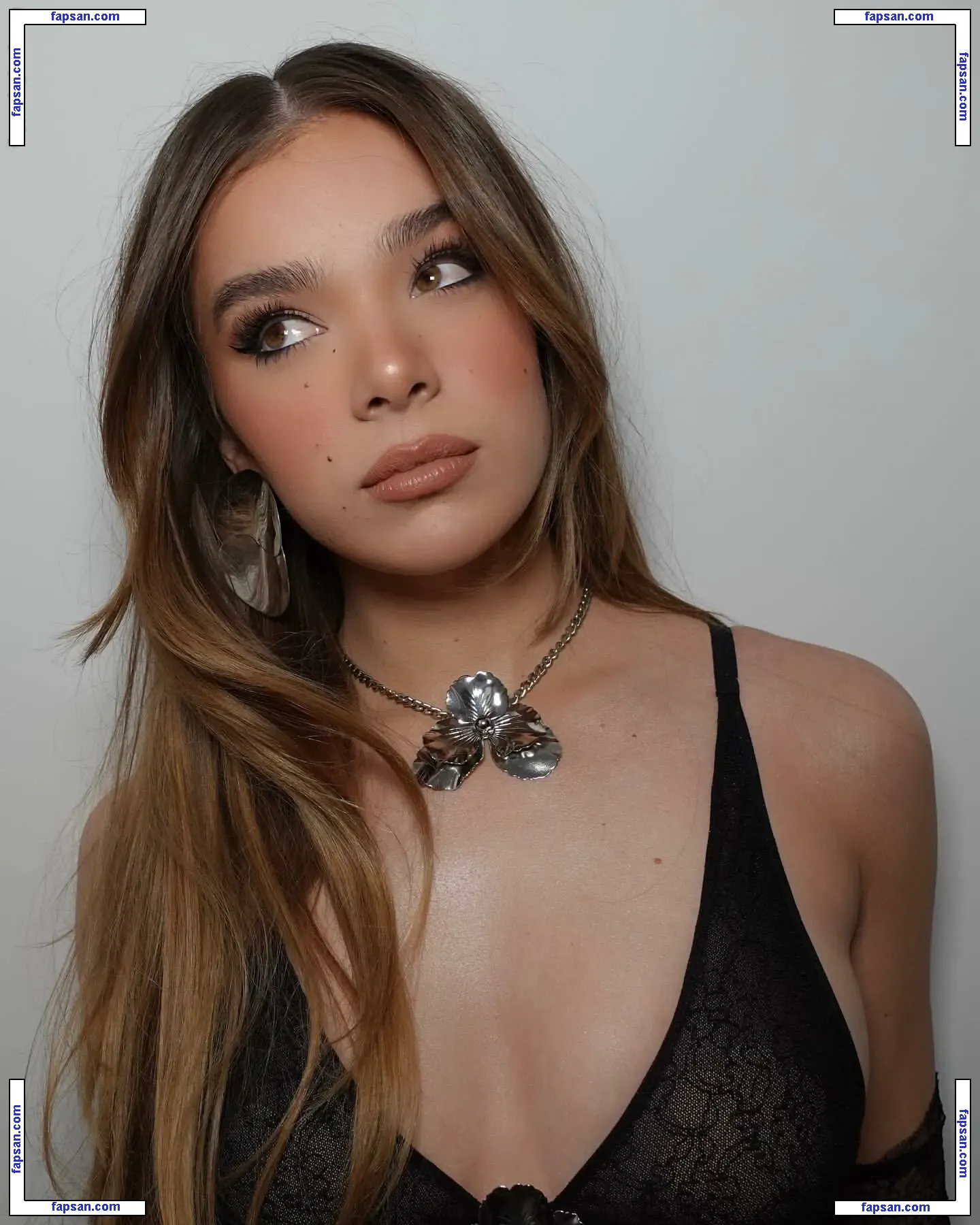 Hailee Steinfeld nude photo #0817 from OnlyFans