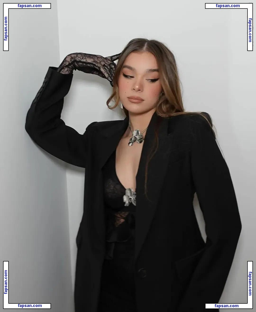 Hailee Steinfeld nude photo #0819 from OnlyFans